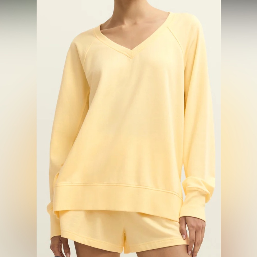 SOLD Z Supply Pale Yellow Weekender V-Neck Soft Lightweight Sweatshirt- Size M